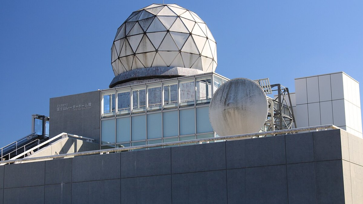 Dome Fuji's Record Low: A Frigid -128.6°F