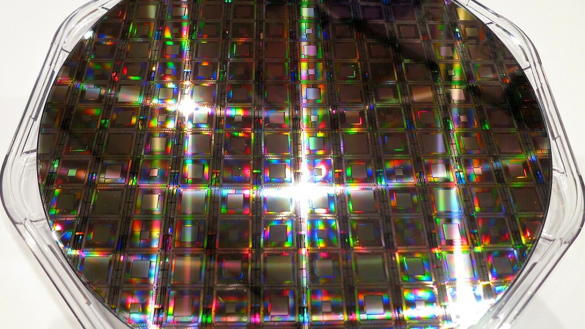 Revolutionary Microprocessor Packs a Punch with 18 Billion Transistors