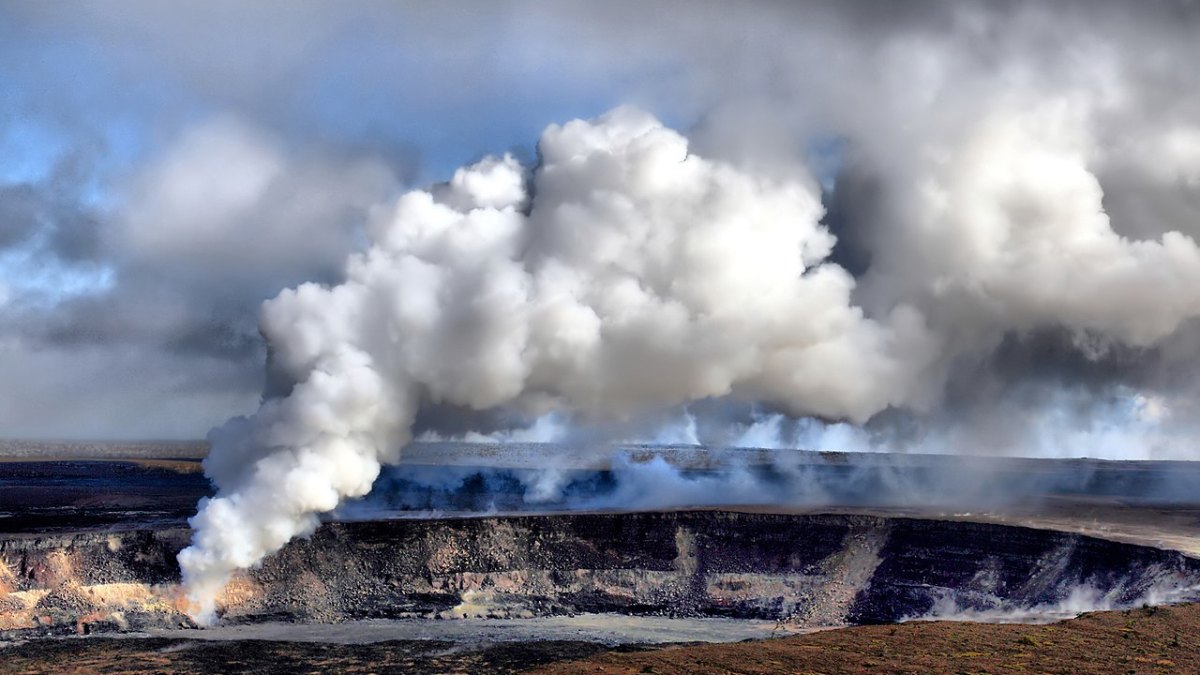 Kilauea Volcano: 3,000 Tons of Sulfur Dioxide Impacting Air Daily